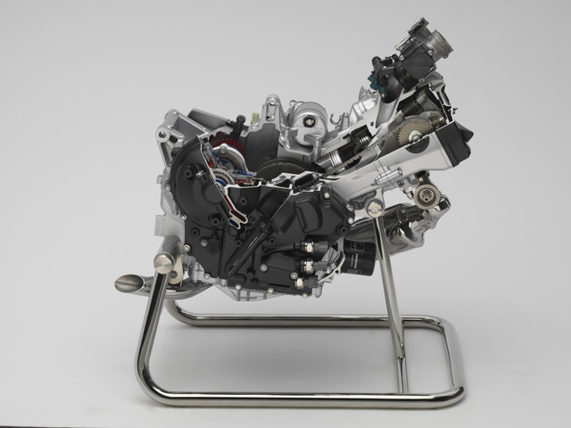 Honda CTX / NC 700 Engine Review - Specs - Cutaway Picture